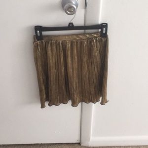 Shiny gold ruffle skirt